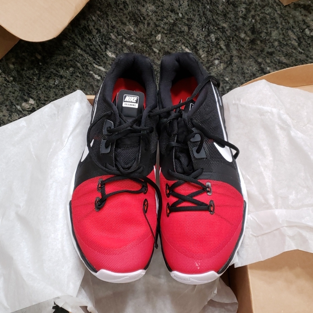 Nike sneaker 832219-002